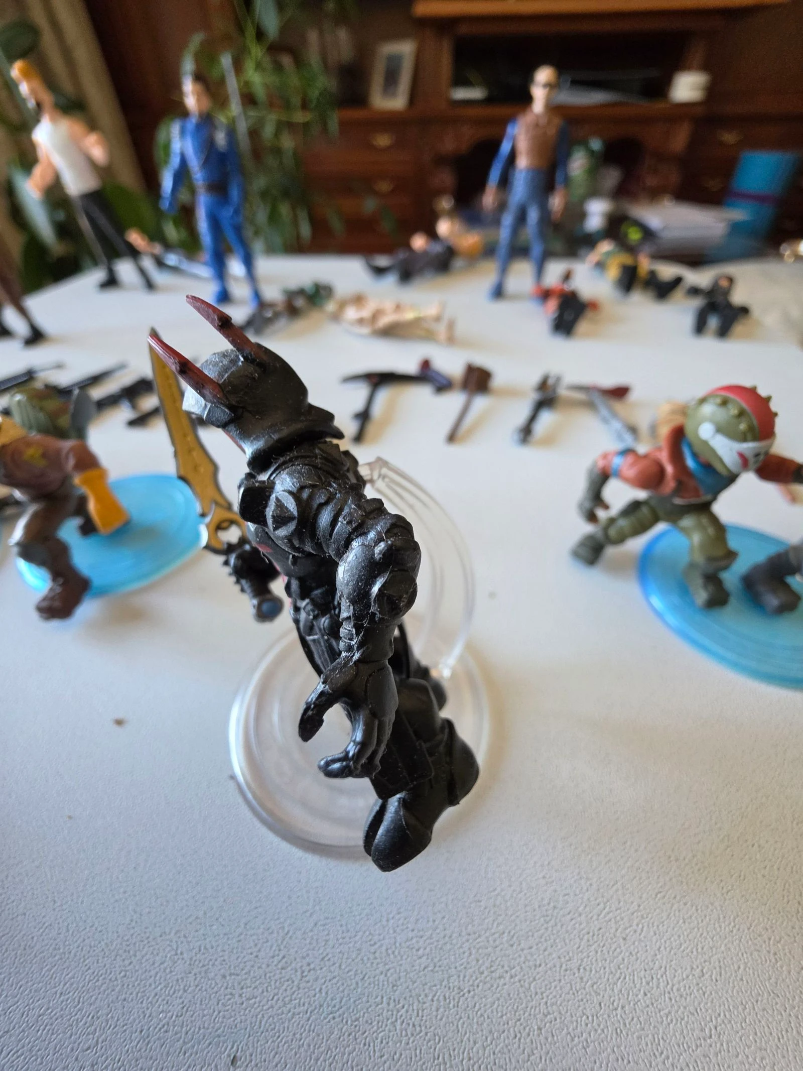 28 Figurines Fortnite de différentes tailles, armes et bases – photo 15